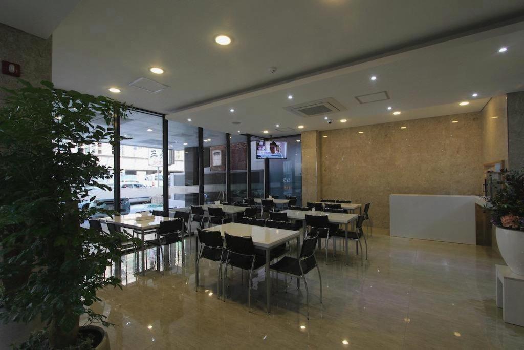 Reve Business Hotel Jeju Exterior foto