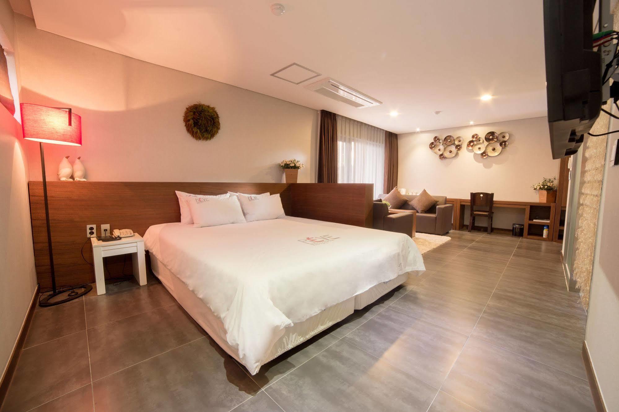 Reve Business Hotel Jeju Exterior foto